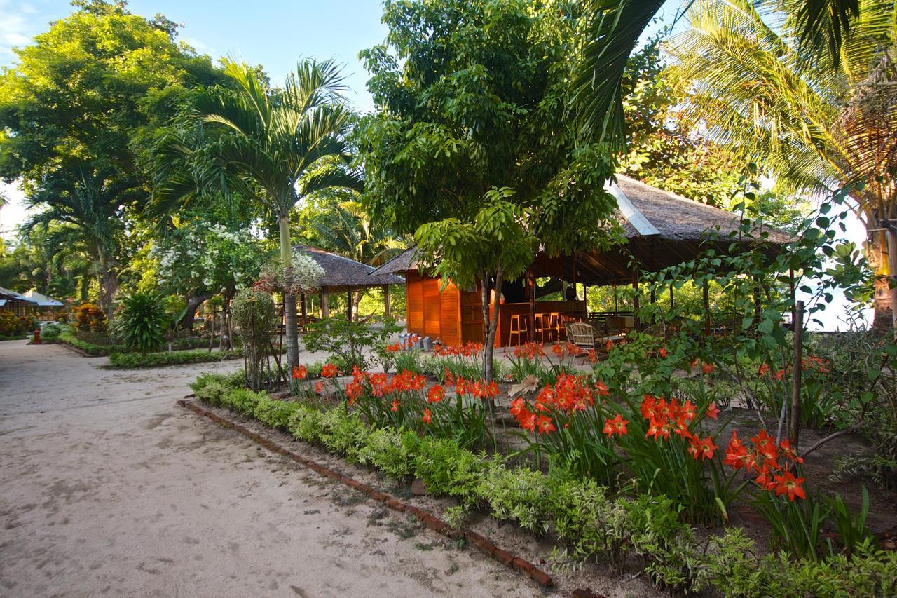 Two Fish Resort Bunaken Exterior foto